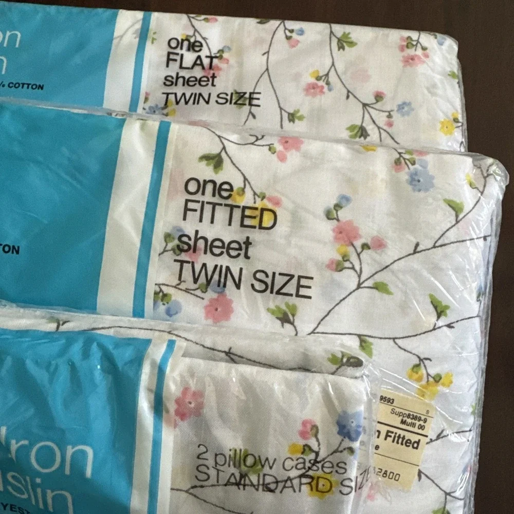 Vintage Sheet Set TWIN Flat Full + Pillowcases JC Penny New White Petite‎ Floral
